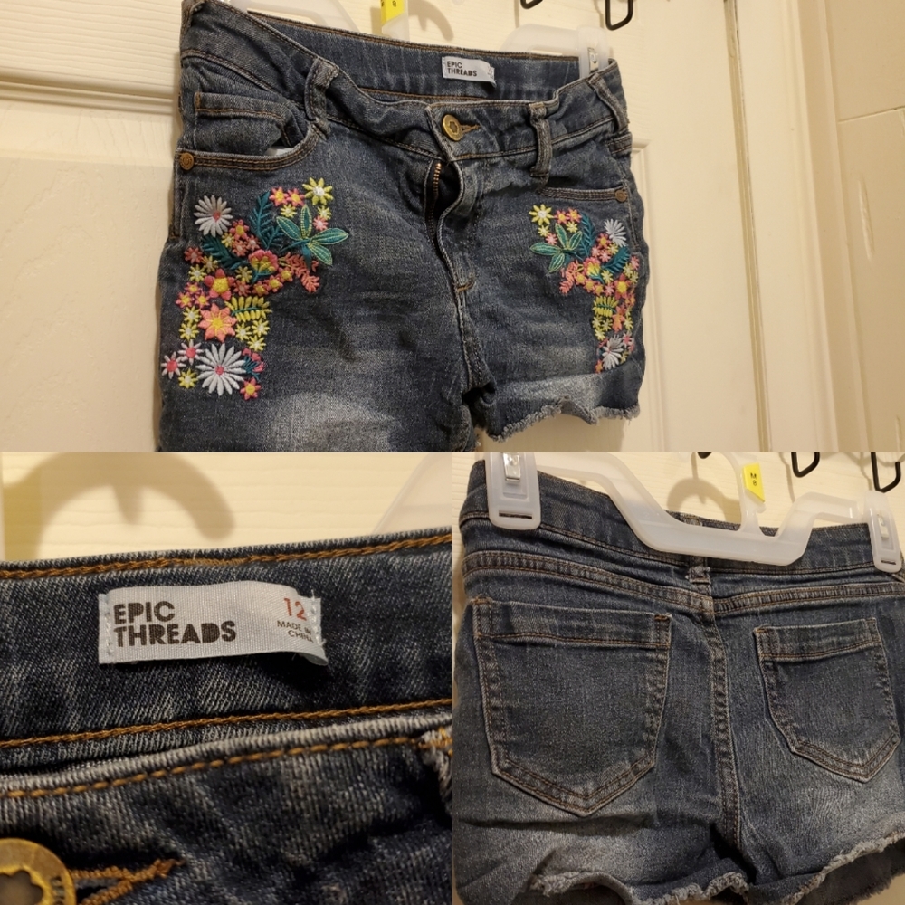 Flowers shorts